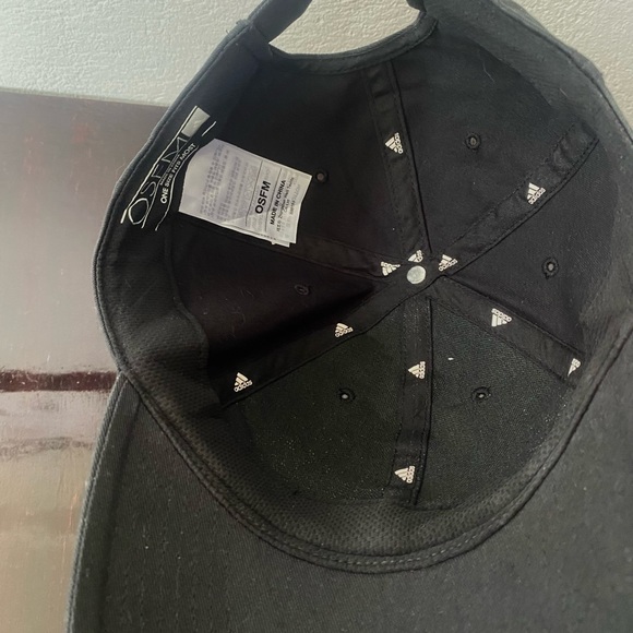 Adidas cap - Picture 2 of 7